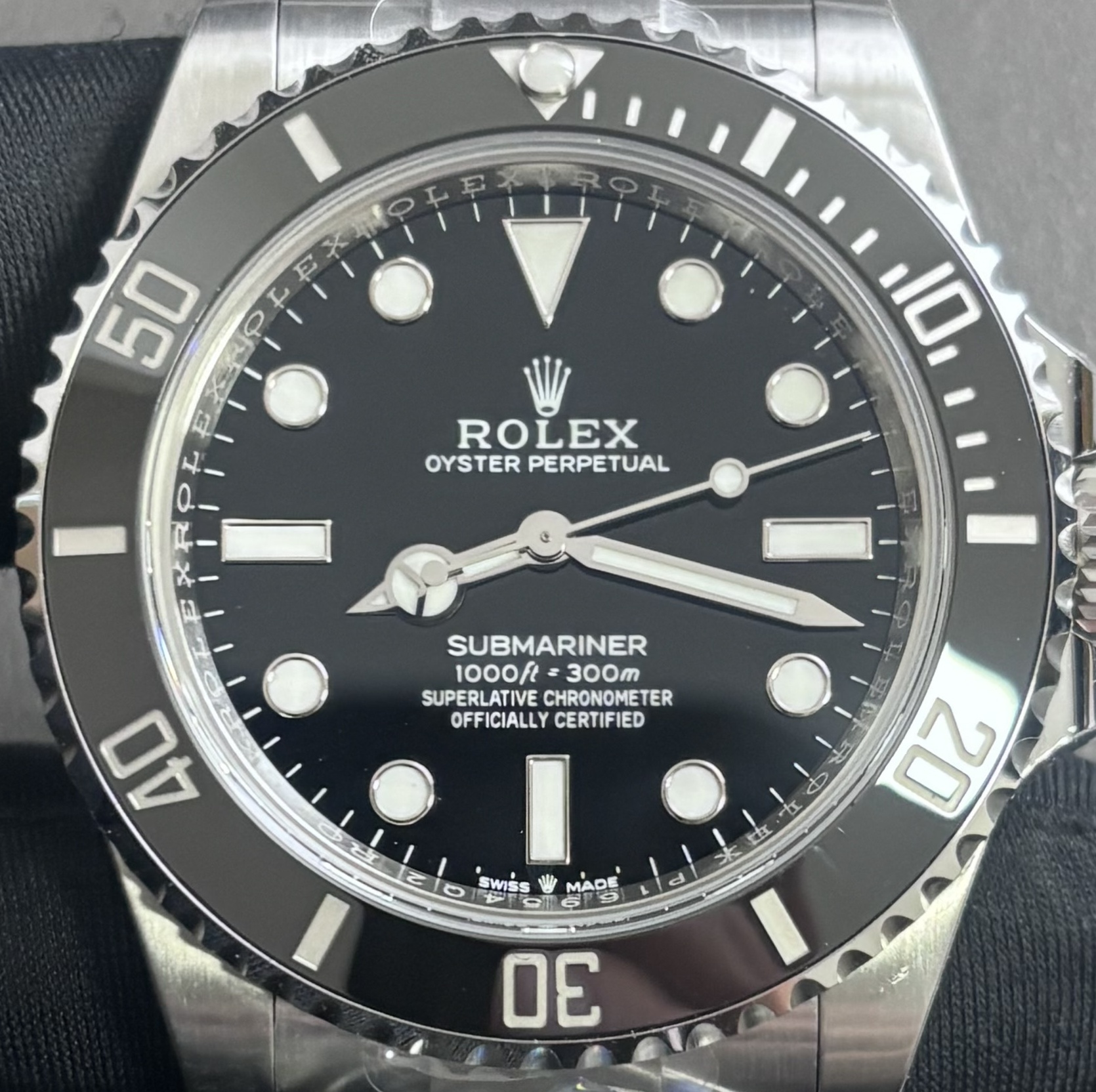 S001 · Native full-bezel context. Raised bezel features assessed visually in this original camera view
