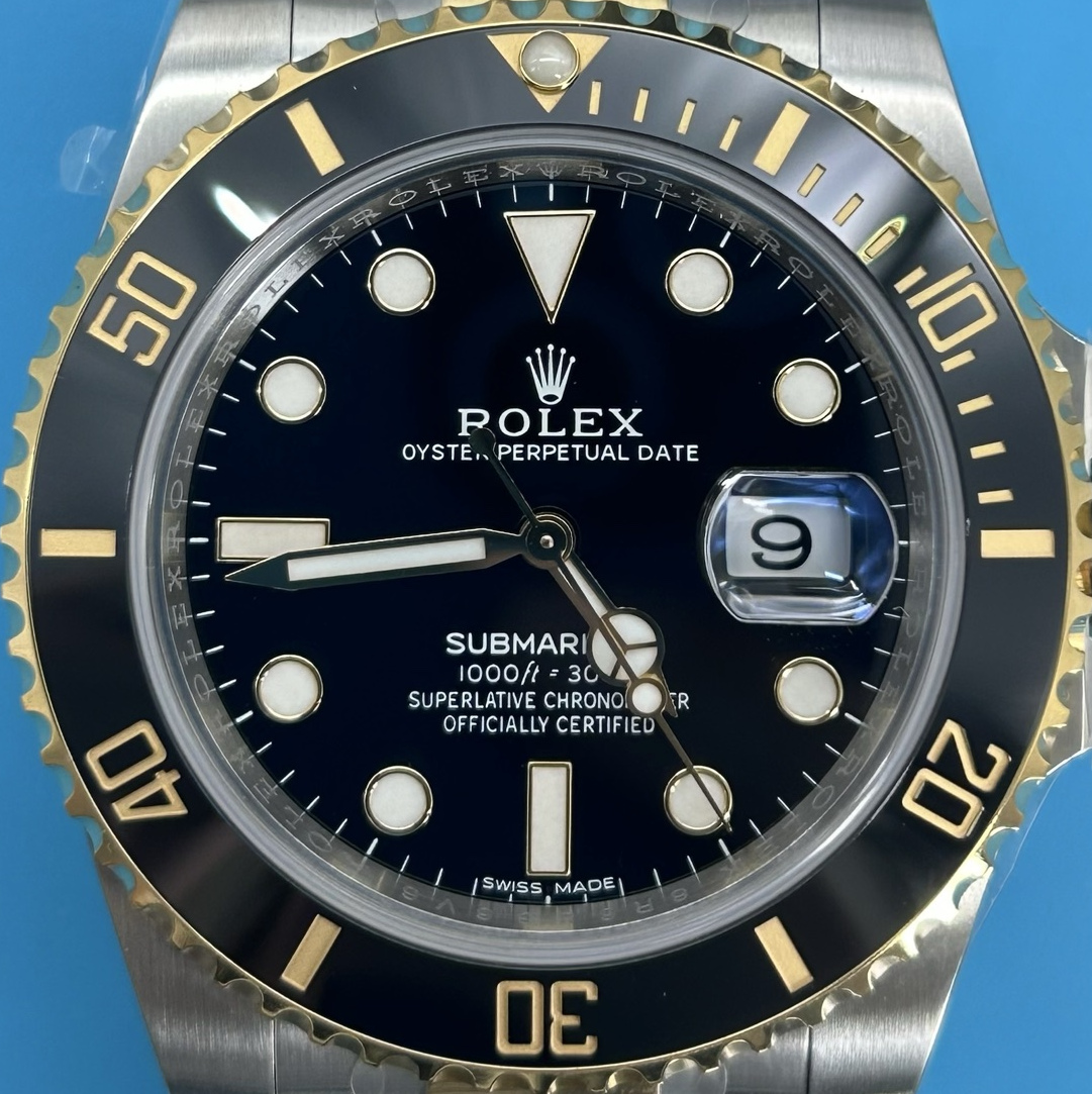 S012 · Original camera geometry · dial and bezel context