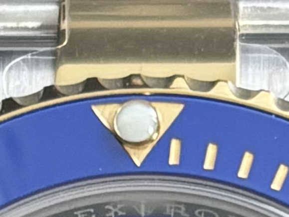 P15 · Bezel at twelve