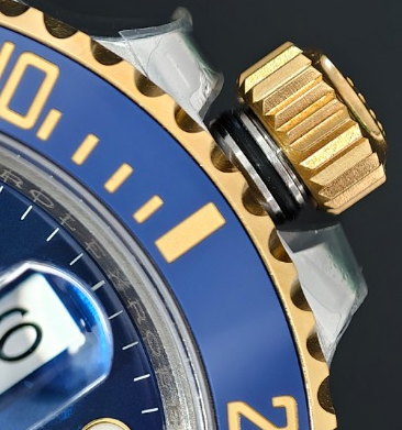 P04 · Right bezel