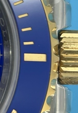 B04 · Right bezel
