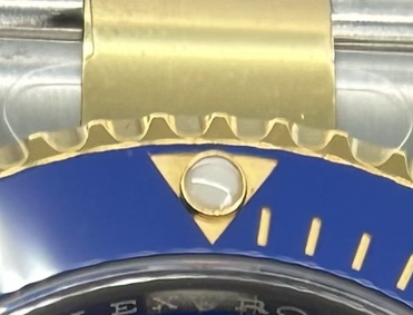 B07 · Bezel at twelve
