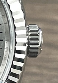 P04 · Right bezel