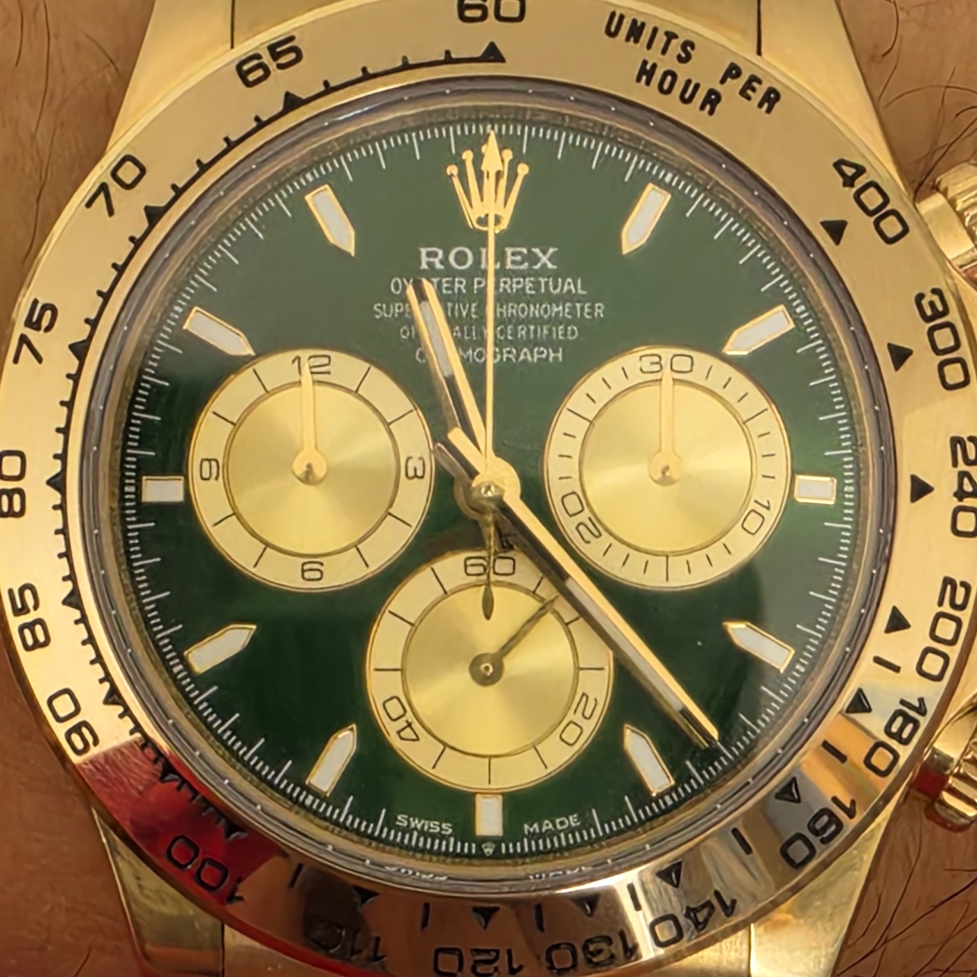 B · Visual reference only · precise angles unverified. Image rotated approximately 4.2° clockwise at the dial centre; illustrative circular normalization only; geometry did not validate using the saved printed minute-track reference. Recentered and resampled to 1400 × 1400 pixels. No correction for crystal refraction or raised bezel/hand geometry.
