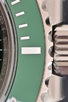 P01 · Right bezel