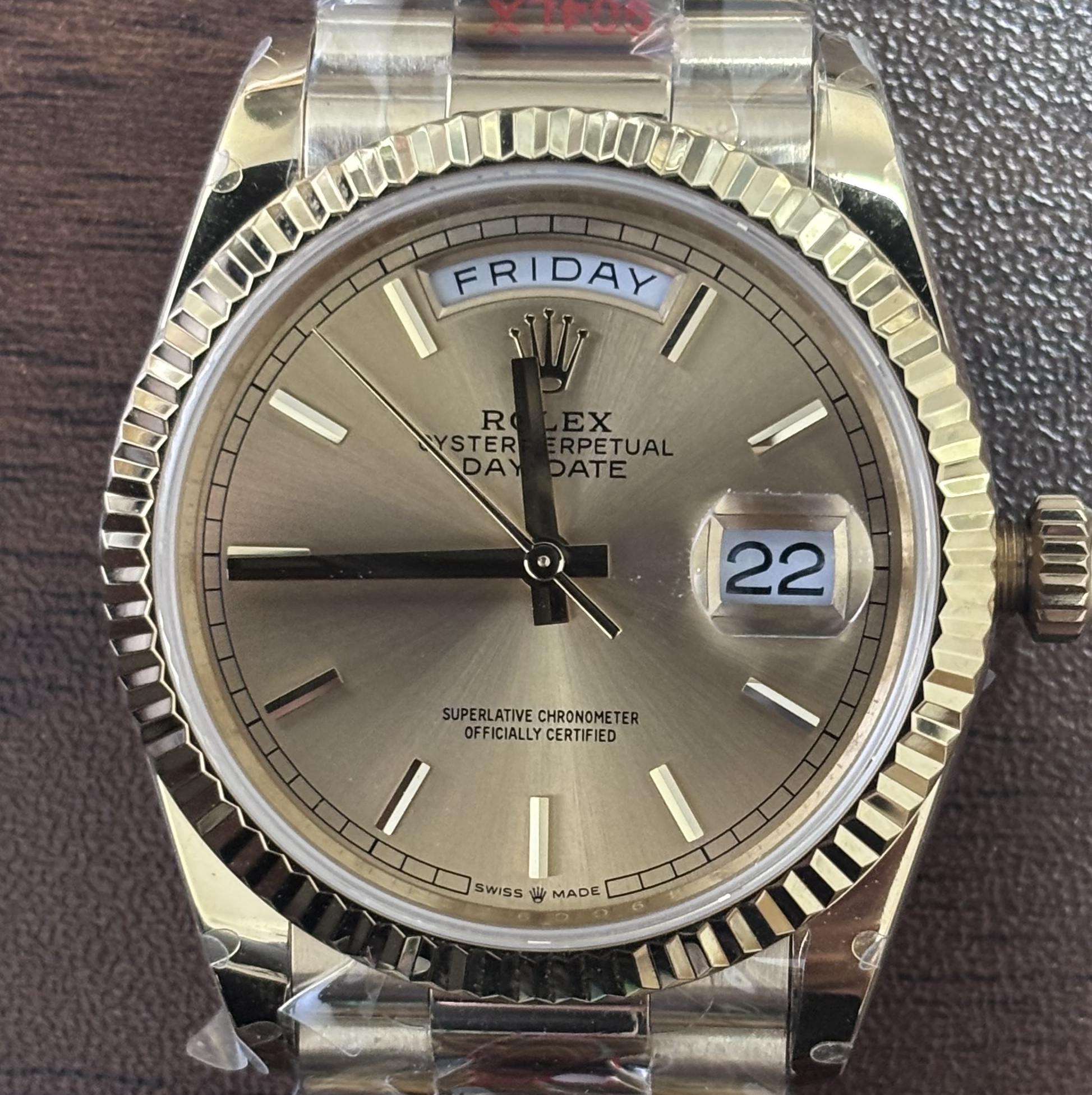 S001 · Native full-bezel context. Raised bezel features assessed visually in this original camera view
