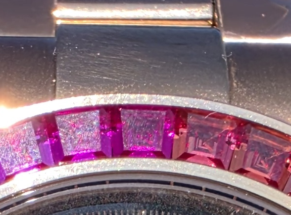 P05 · Bezel at twelve