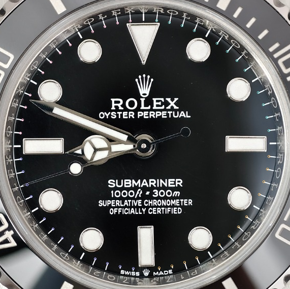 S002 · Detected inner tick tips, including the shortened strokes beside SWISS MADE