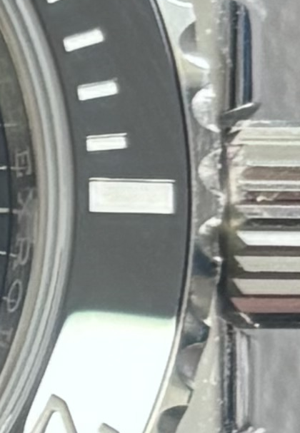 P15 · Right bezel