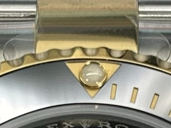 B02 · Bezel at twelve
