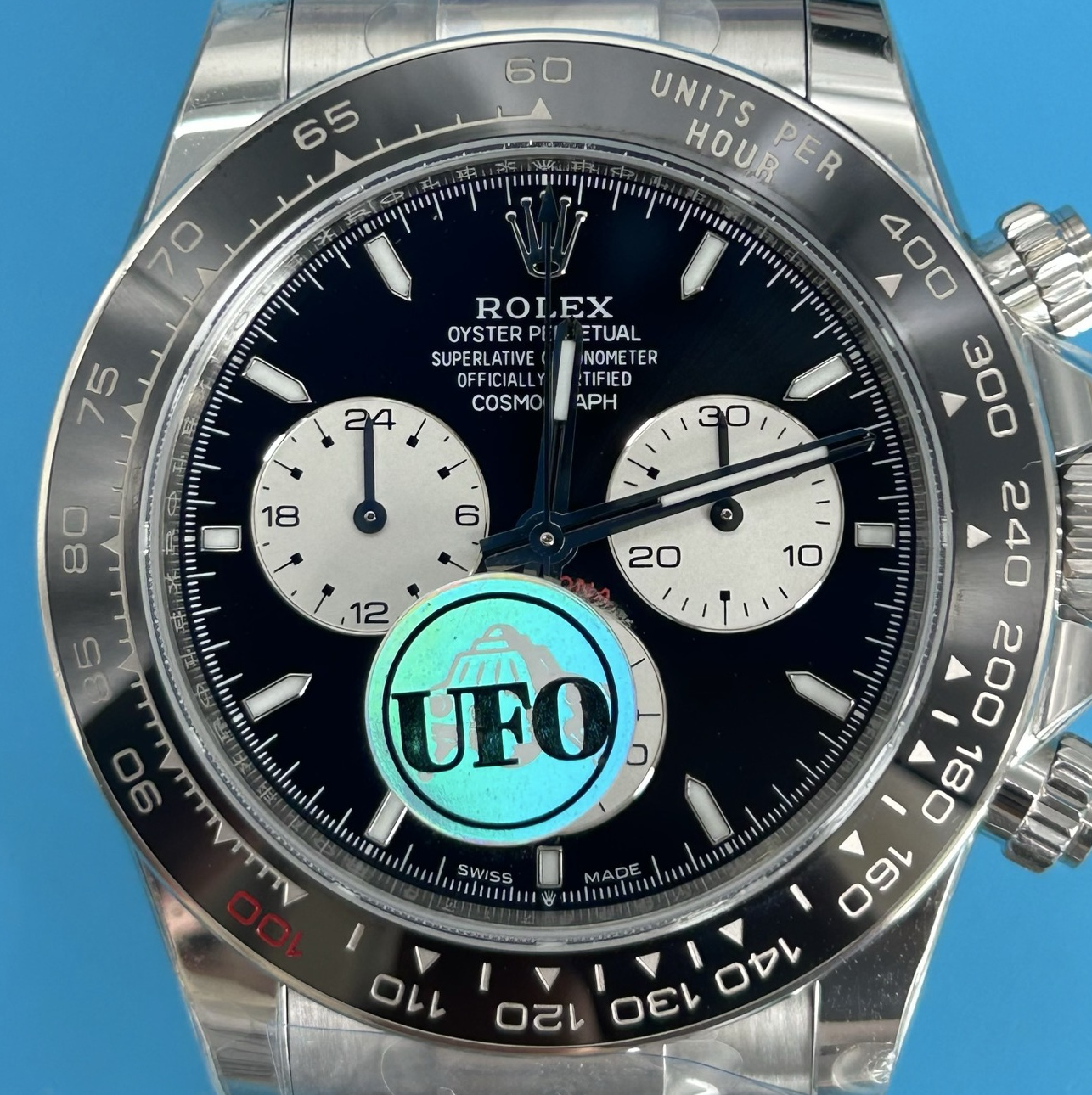 S004 · Original camera geometry · dial and bezel context