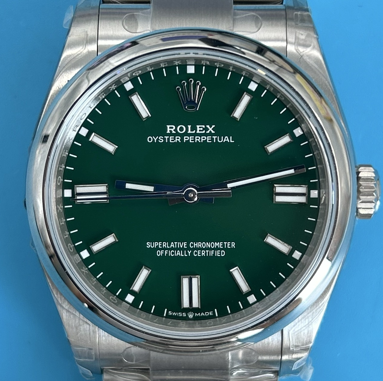 S004 · Original camera geometry · dial and bezel context