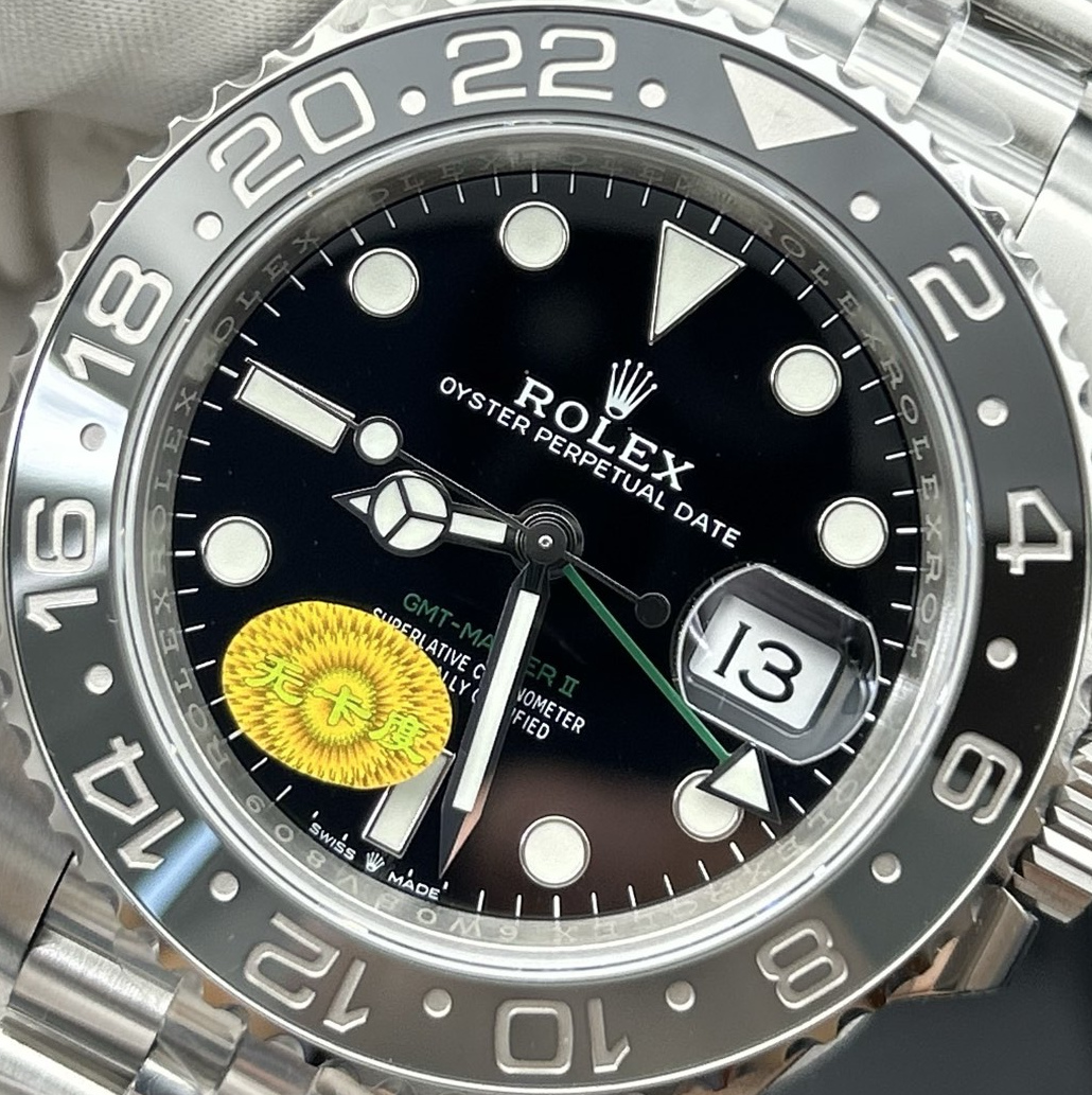 S008 · Original camera geometry · dial and bezel context