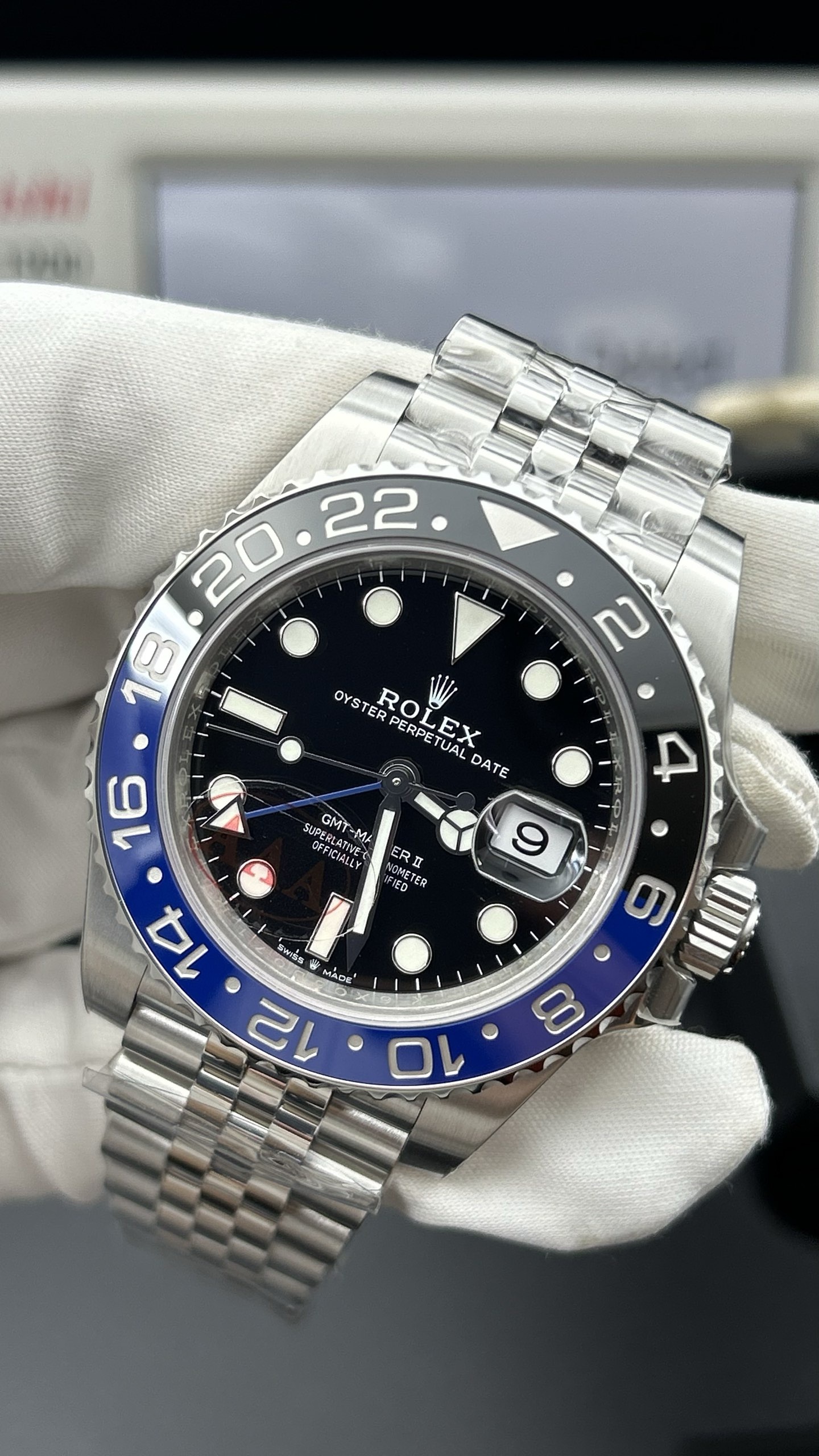S008 · Source photo