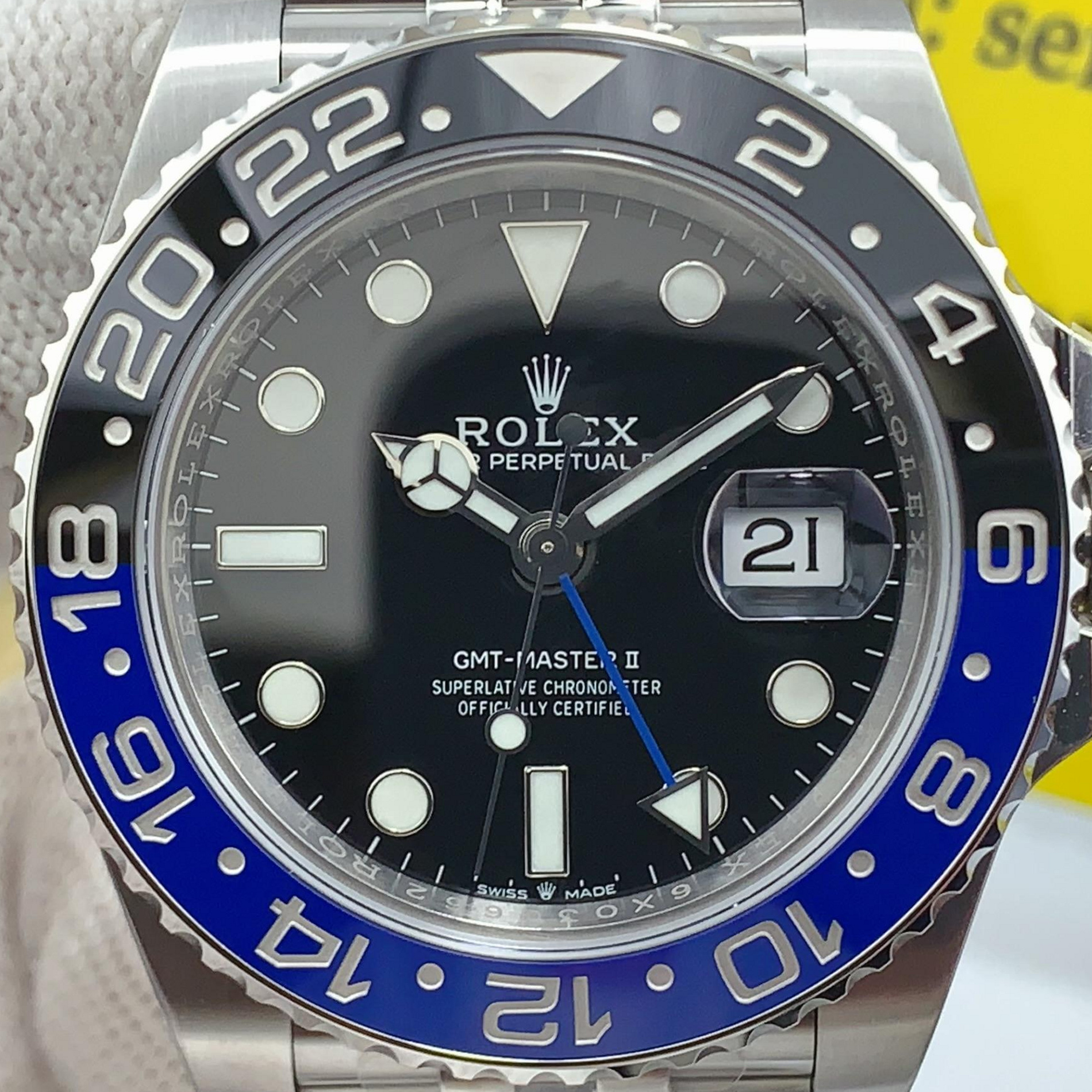S001 · Camera geometry corrected. Image rotated approximately 0.1° counterclockwise at the dial centre; perspective and unequal image scaling normalized to a circular dial reference using isolated printed minute strokes. Recentered and resampled to 1900 × 1900 pixels. No correction for crystal refraction or raised bezel/hand geometry. Extended rays are visual dial references only; they do not correct or measure the raised bezel.