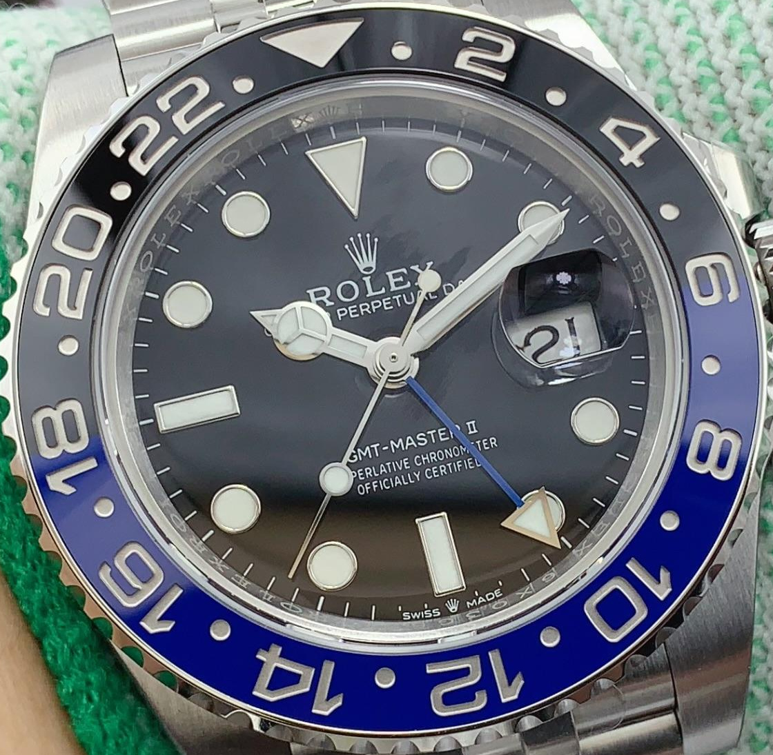S011 · Original camera geometry · dial and bezel context