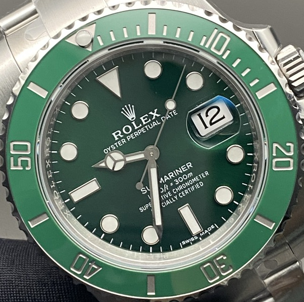 S005 · Original camera geometry · dial and bezel context
