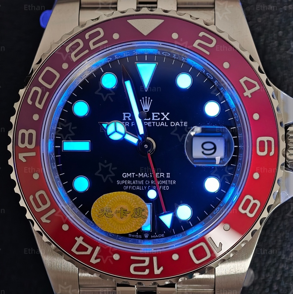 S011 · Native full-bezel context. Raised bezel features assessed visually in this original camera view