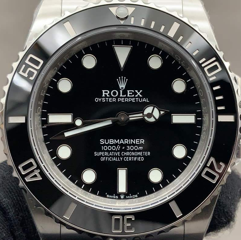S003 · Original camera geometry · dial and bezel context